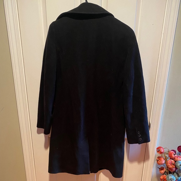 Black trench coat - Picture 3 of 3